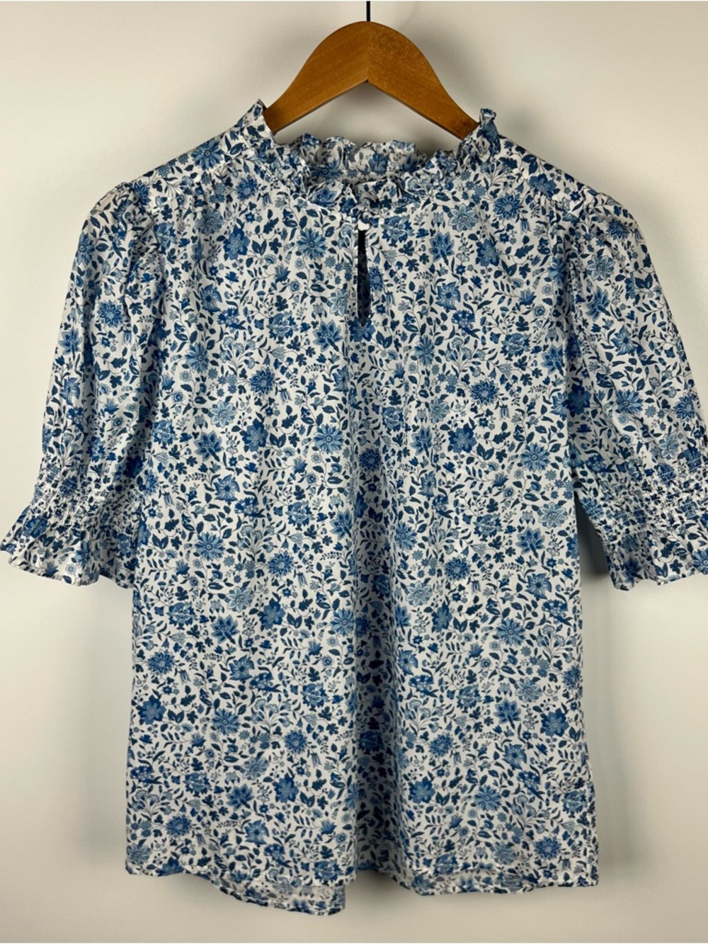 J. Crew Liberty London Floral Ruffle Smocked Short Sleeve Top Blue White 2022 M - Picture 2 of 10